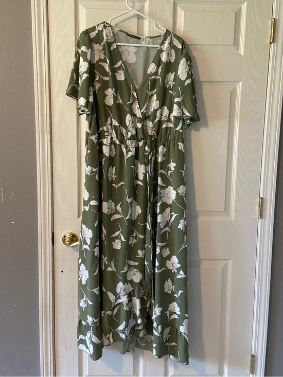 BloomChic Dresses & Skirts - BloomChic Olive & White Floral Wrap Maxi Dress